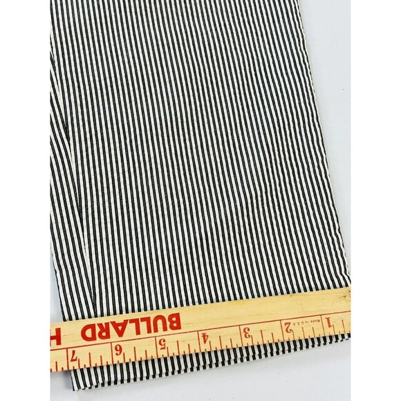 Ann Taylor Loft Seersucker Marisa Capri Pants Blue Stripes Size Petite 4 4P  EUC - Picture 7 of 12